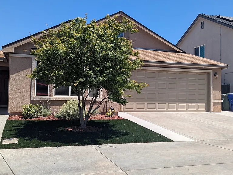 286 Santa Barbara Ave — Photo 2