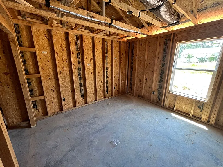211 N And South Rd — Photo 7