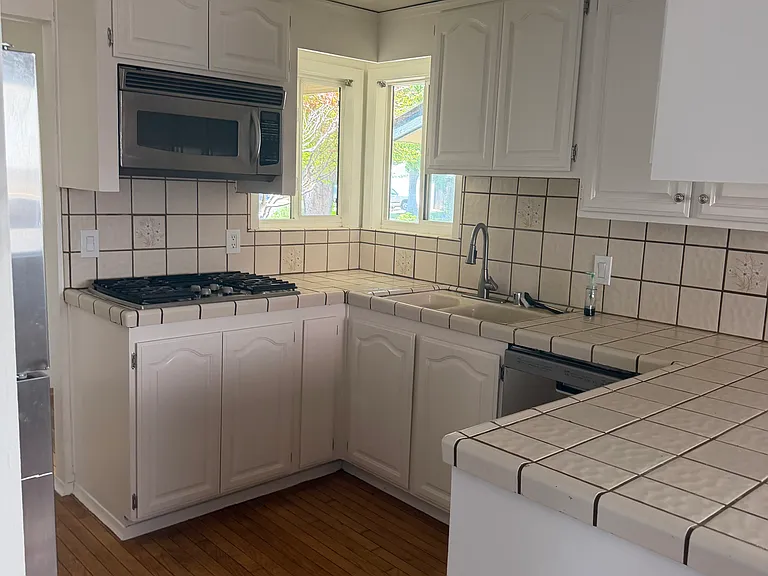 8820 Garden Glen Way — Photo 7