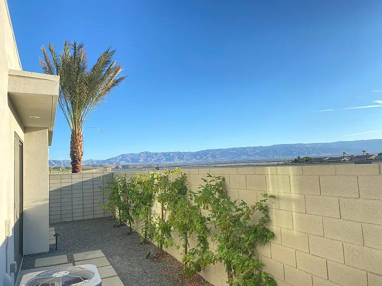 3588 Ambassador Dr — Photo 17