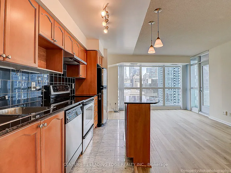 18 Yonge St #1305 — Photo 11