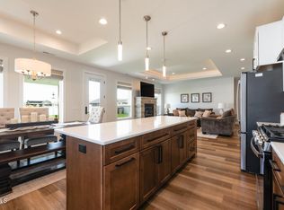 3001 Peach Tree Dr, Bismarck, ND 58504