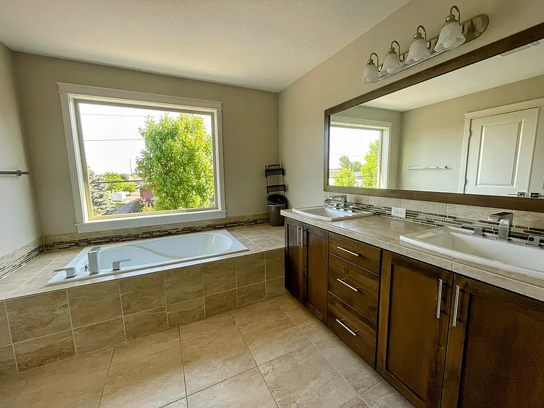 16082 NW Ashfield Dr — Photo 14