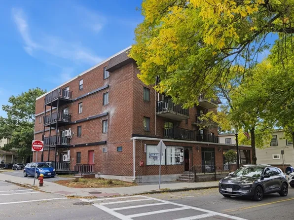 26 W Wyoming Ave APT 1C, Melrose, MA 02176