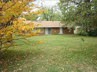 5th image of 157 E Elmwood Dr