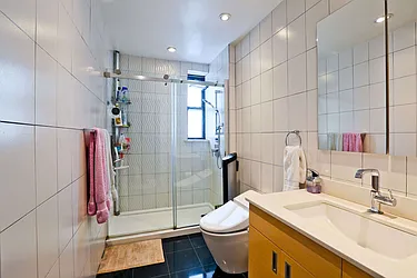 Sold by Livin USA LLC