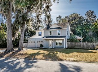 10 Kaminsky Ln, Beaufort, SC 29906