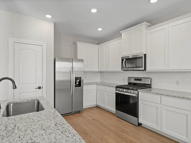 Princeton Heights — Photo 15