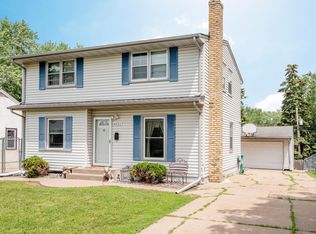 4551 Chatham Rd NE, Minneapolis, MN 55421