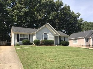 8525 Woodford Bridge Dr, Charlotte, NC 28216