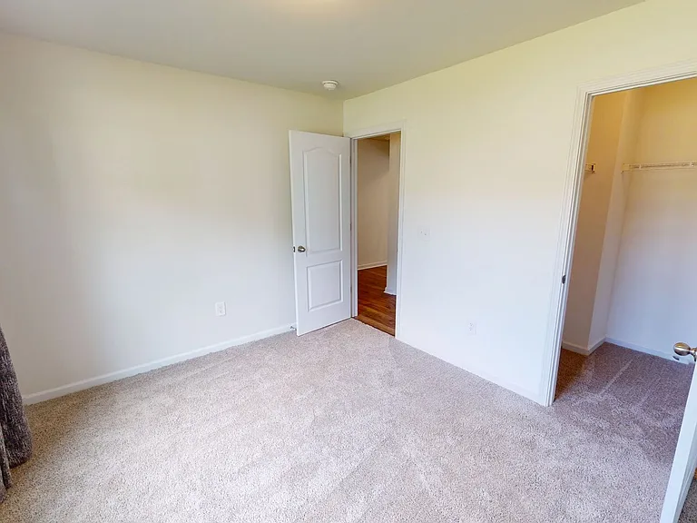 517 Phoenix Ln — Photo 10