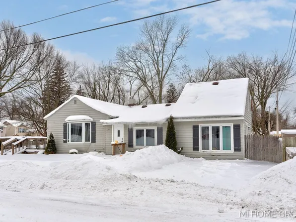 544 Homestead Ave, Holland, MI 49423