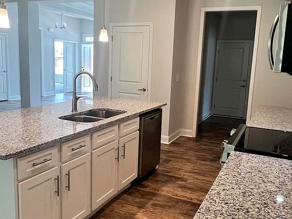 5th image of 706 Madison Ann Drive