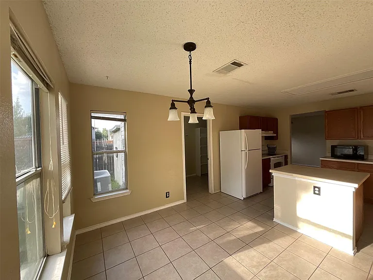 1172 Southern Pl — Photo 9