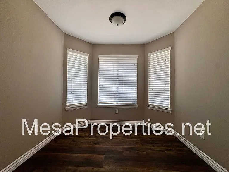 7891 Corona Ave — Photo 12