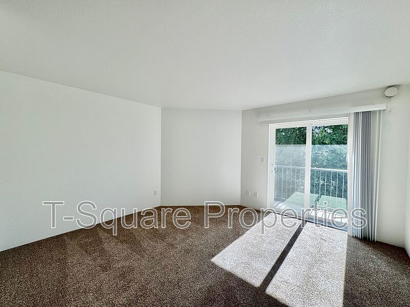 1st image of 225 164th St SE #102