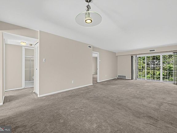 2nd image of 1708 Valley Glen Rd #162