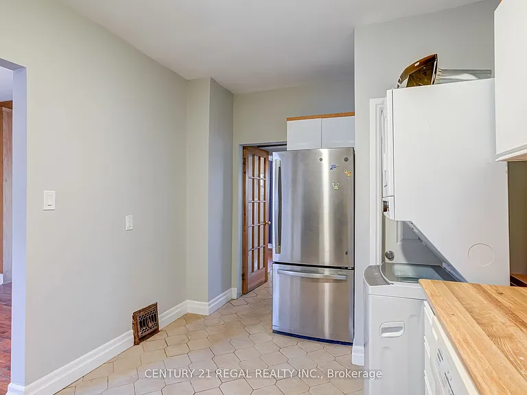 184 Maplewood Ave — Photo 13