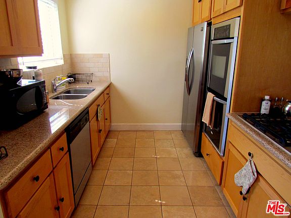 3rd image of 320 N Crescent Dr