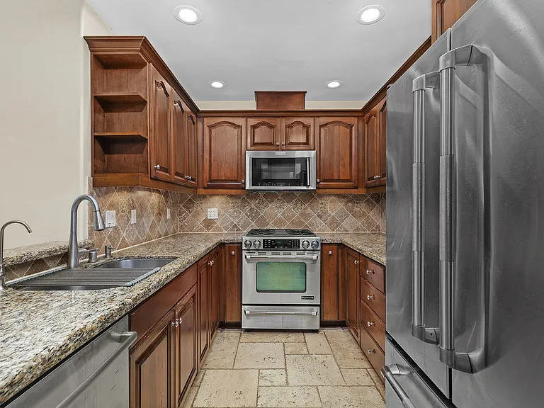 148 W Marquita #B — Photo 10