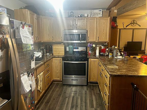 2nd image of 218 W Maple St