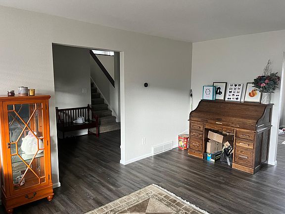 Living room next to entrance
