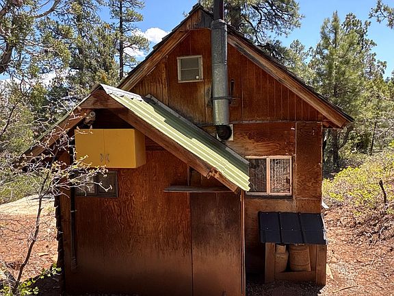 2nd image of 5 N Box Canyon Rd