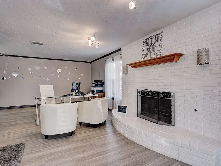 Sterling Park Apartments — Photo 43