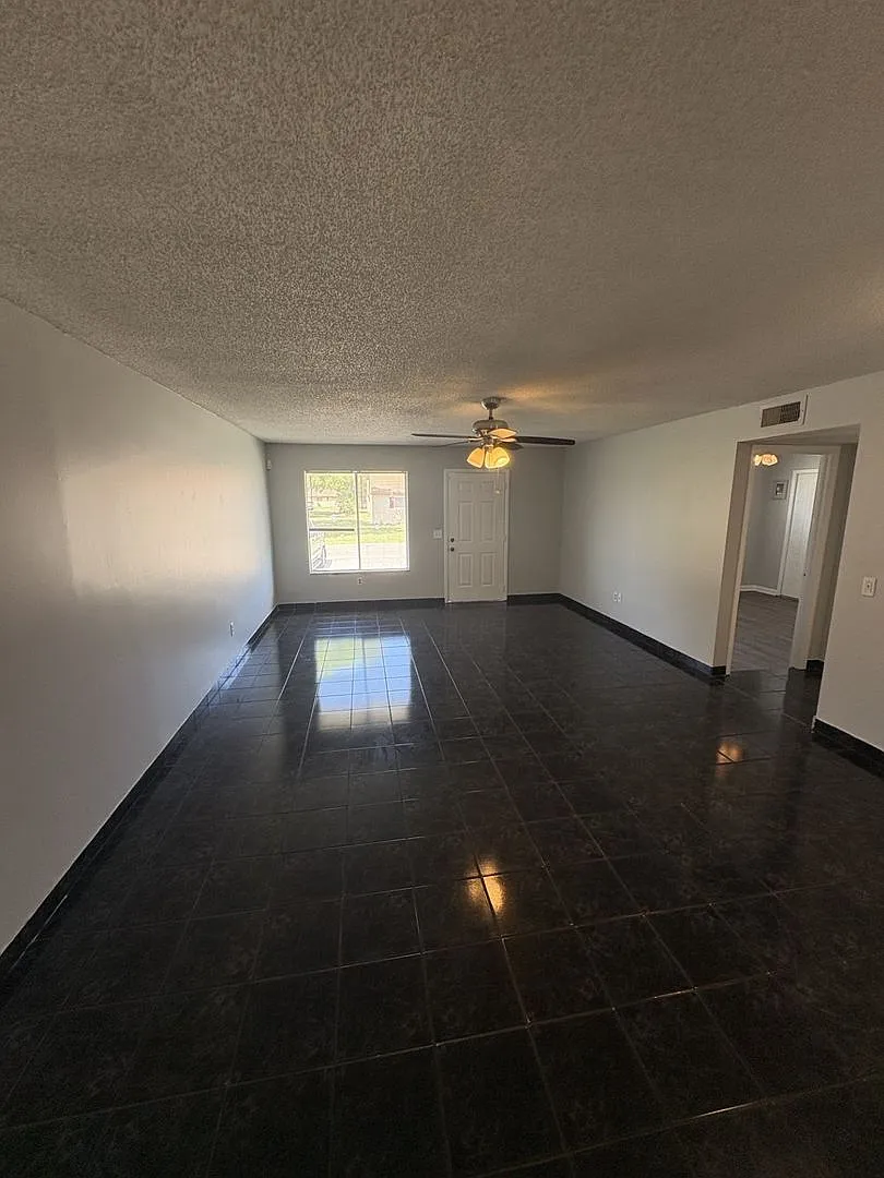 3 Bedroom 2 bath Tavares — Photo 4