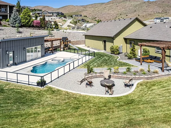 409 W Rolling Hills Ln, Wenatchee, WA 98801