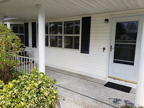 3rd image of 809 Loch Lomond Ct