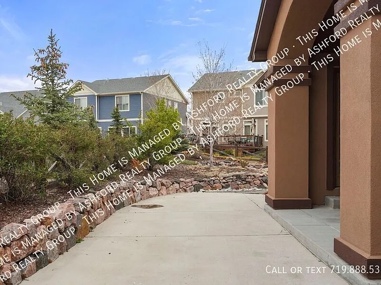 7215 Rim Bluff Ln — Photo 27