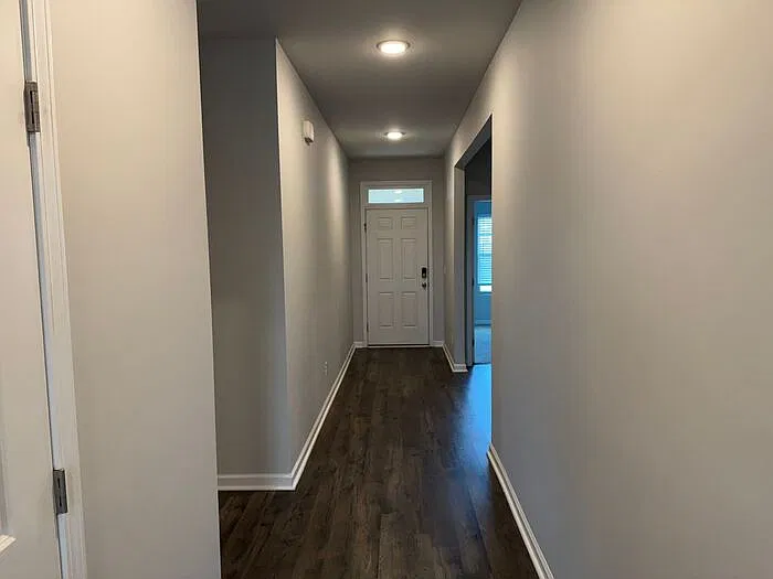 4 bed, 2.0 bath, 2019 sqft, $2,095 — Photo 2