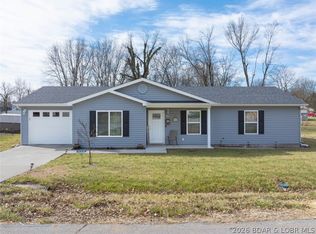 208 E Jemphrey Rd, Eldon, MO 65026