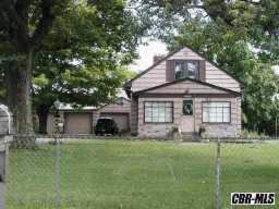 2nd image of 4880 Hall Rd