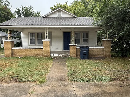 207 S Center Ave Photo 1