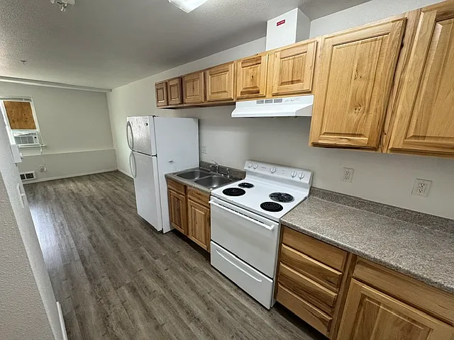 798 Falls Ave #103 — Photo 2