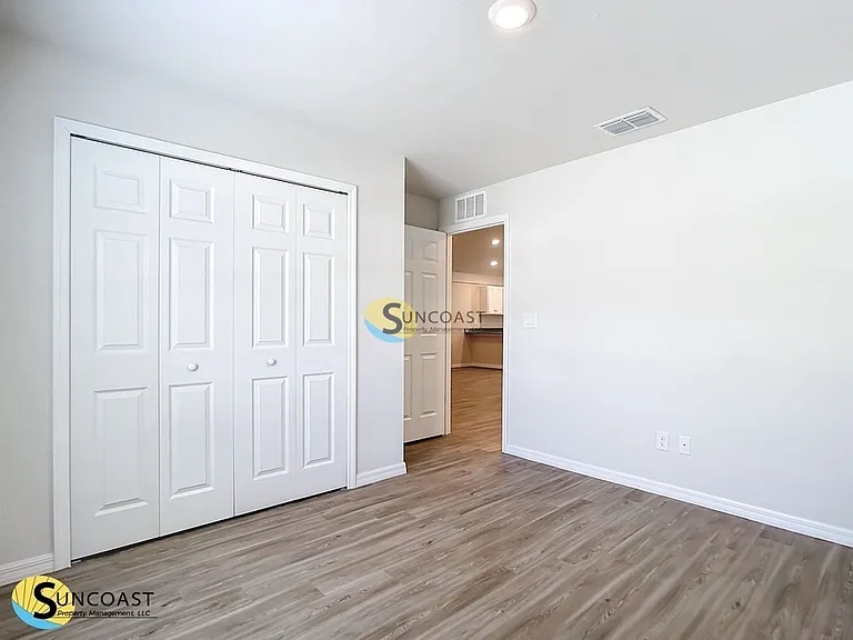 10476 Pendleton Ave — Photo 12