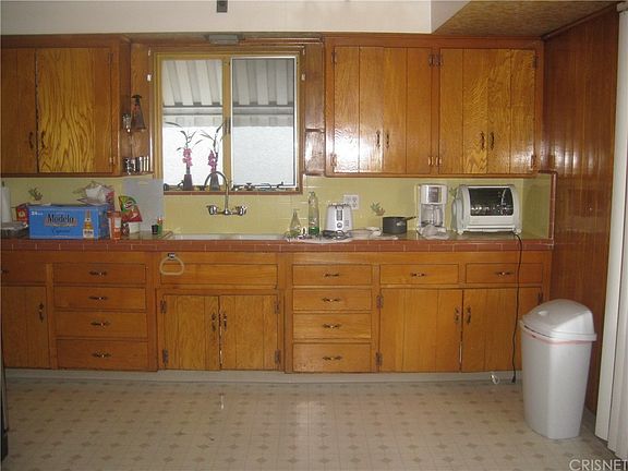 2nd image of 1007 De Garmo St