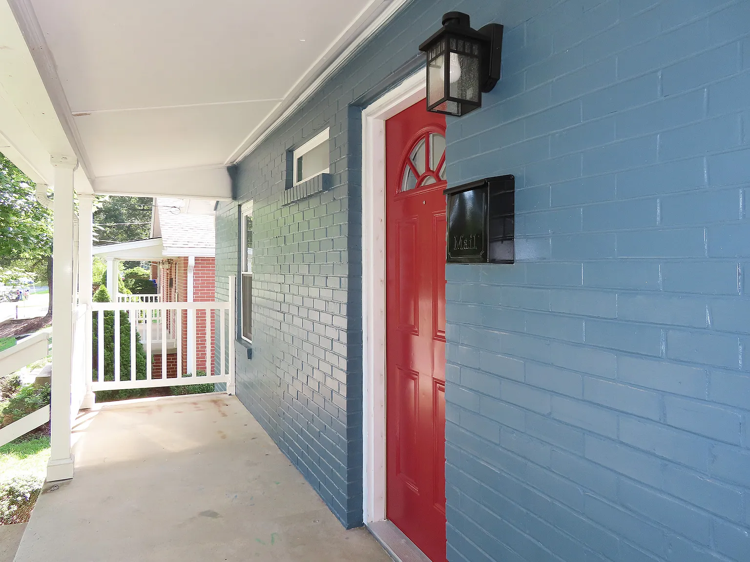 3 bed, 1000 sqft, $2,700 — Photo 2