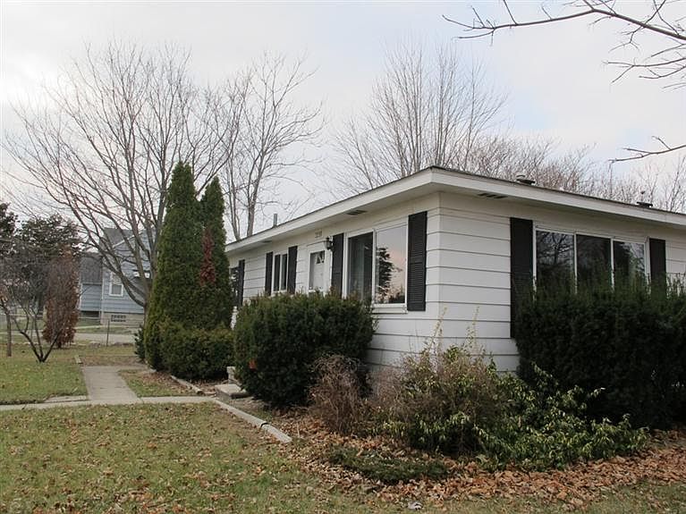 1st image of 2291 Lakeview Ave