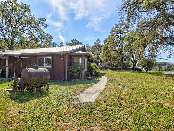 3rd image of 20991 Jamestown Rd