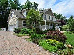 155 Weidmann Ct, Old Tappan, NJ 07675