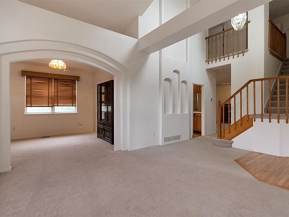 3rd image of 1300 Foxtail Dr