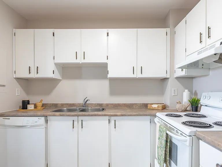 35 Bredin Pkwy — Photo 6