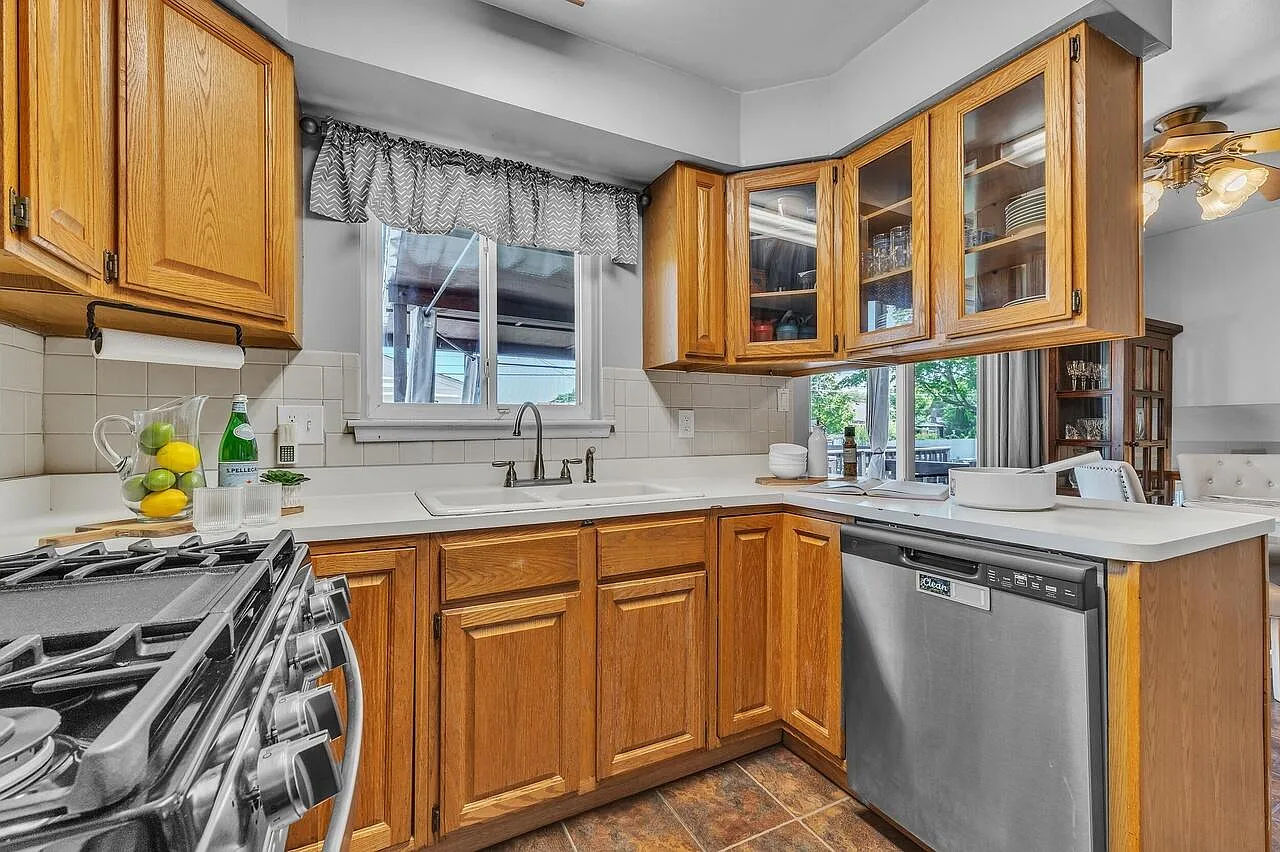 3 bed, 1.5 bath, 1528 sqft, $1,750 — Photo 4