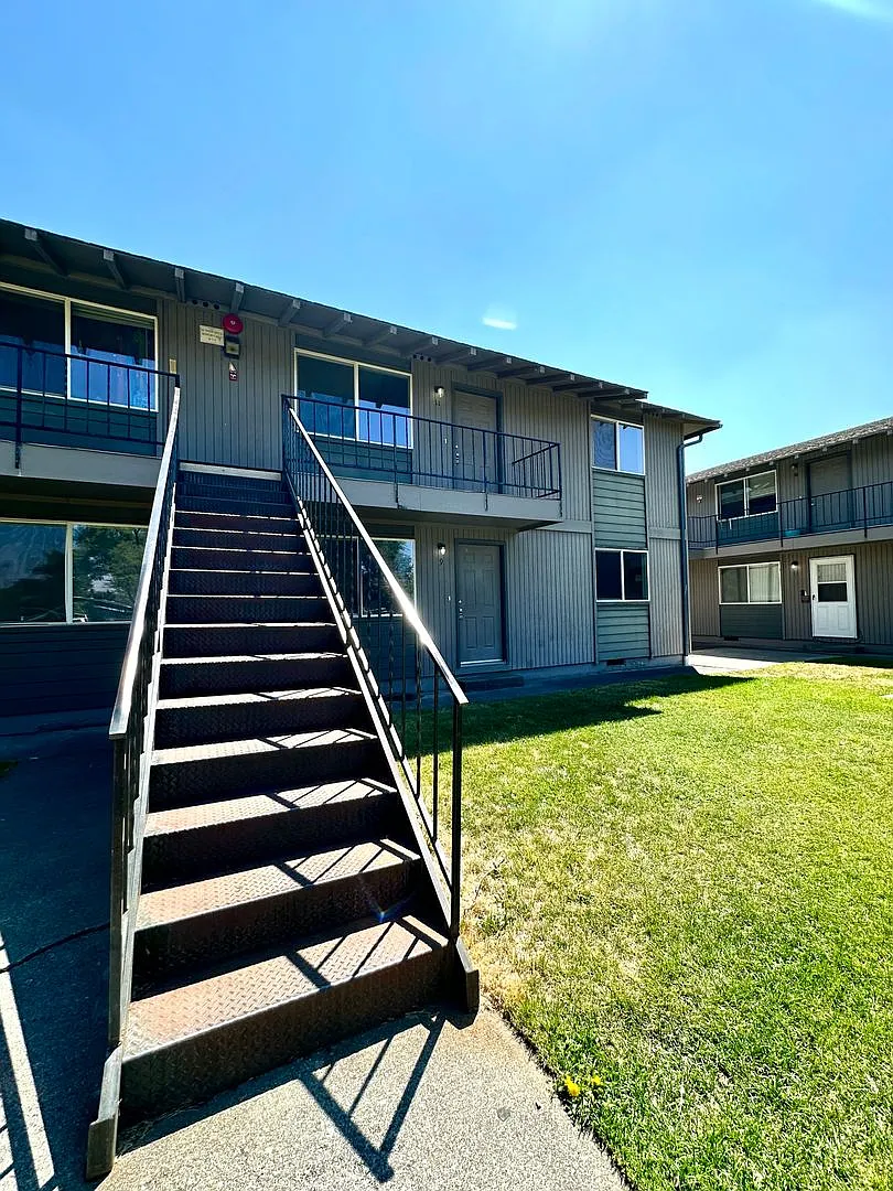 L1618 — Photo 1