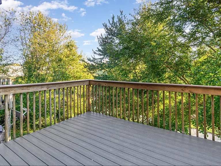 306 Alex Ln — Photo 18