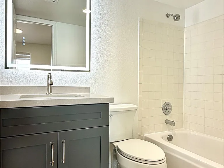 920 Rockview Dr #101 — Photo 12