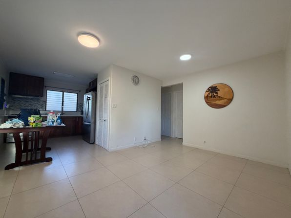 2213 Lime St #B